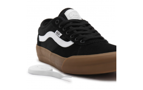 Skate shoes VANS Chima 2 Black/Gum renforts