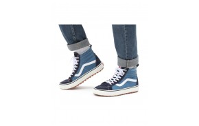 Chaussures pour hommes VANS Sk8 Hi MTE 1 Bleu - avec un jean