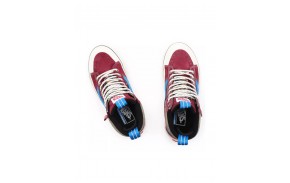 Chaussures pour femmes VANS Sk8Hi MTE2 - Pomegranate dessus