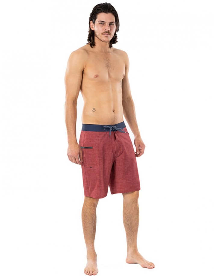 RIP CURL Mirage Core - Washed Red - Boardshort porté RIP CURL Mirage Core - Washed Red - Boardshort porté