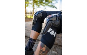 G-FORM Pro-X 3 Pads - Longboard knee pads