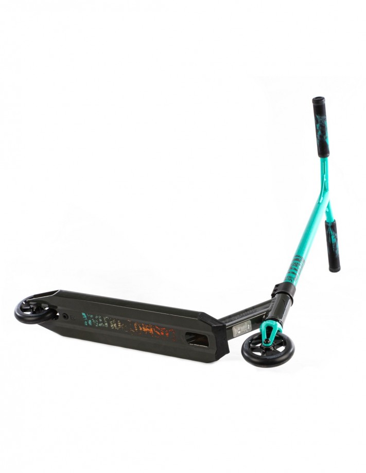 VERSATYL Cosmopolitan V2 - Bleu/Noir - Trotinnette Freestyle skatepark VERSATYL Cosmopolitan V2 - Bleu/Noir - Trotinnette Freestyle skatepark