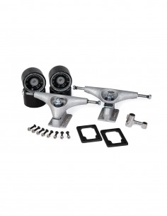 Carver CX and C2 Raw trucks with Roundhouse Mag 70 mm wheels